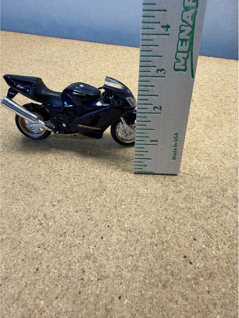 Maisto Kawasaki Ninja ZX-12R Diecast Motorcycle Model E-5